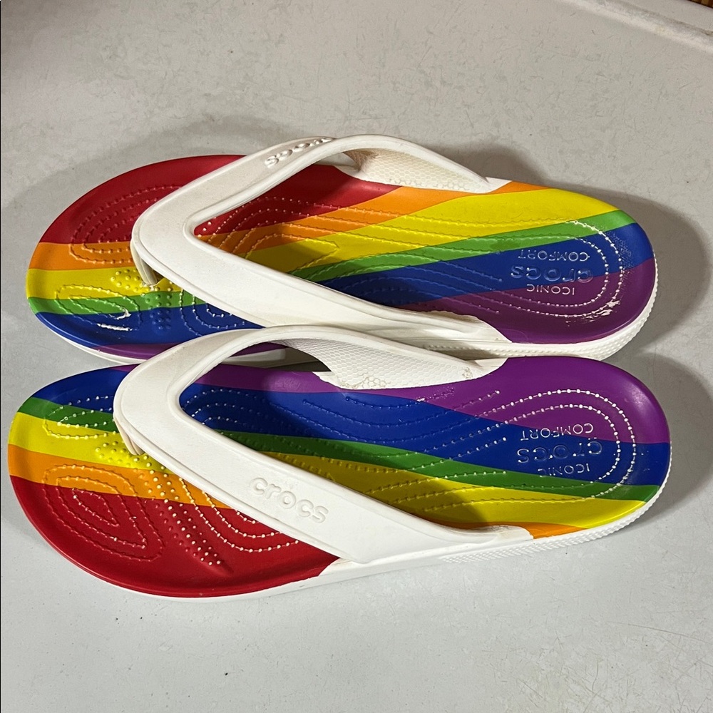 CROCS M10/W12 Multicolor Rainbow Flip Flops - Picture 3 of 7